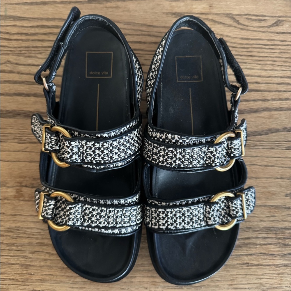 Dolce Vita Shelli Wedge sandals Black & White raffia w/gold accent-size 9.5